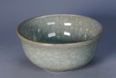 中国古美術・旧蔵品 宋代 官窑 双凤耳瓶・冰裂纹・青灰釉・花瓶・置物・茶道・文房 宋代官窑青釉铁胎开片弦纹梅瓶，古韵藏品如何选？🌟-仿古瓷器